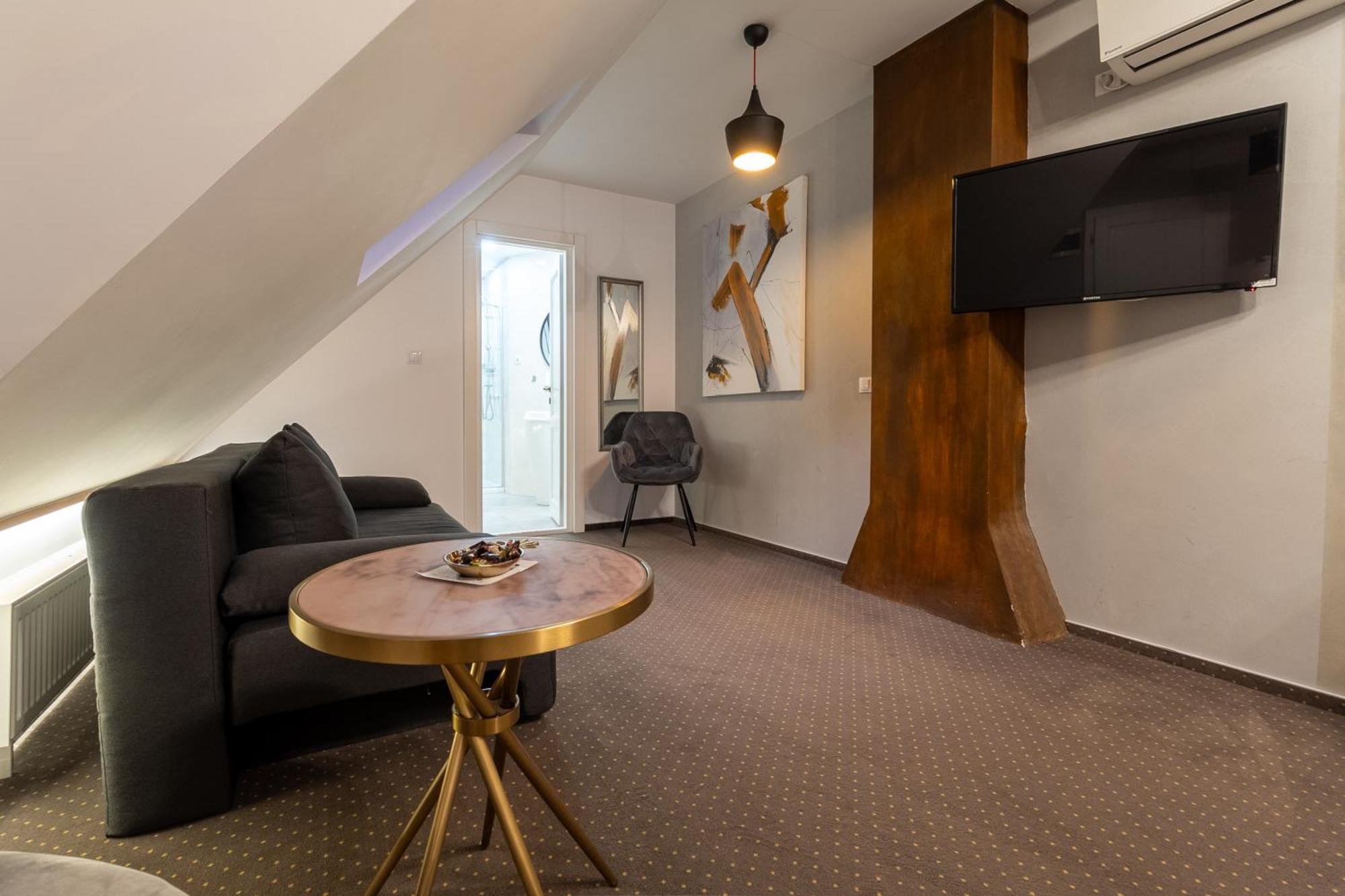 Hotel Lumiere House Sybin Zewnętrze zdjęcie